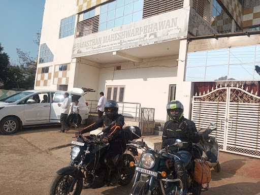Hotel entrance with Rajasthan Maheshwari Bhawan signage